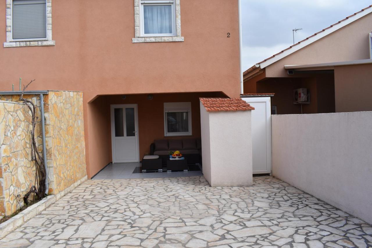 Holiday House Matej Vir Esterno foto